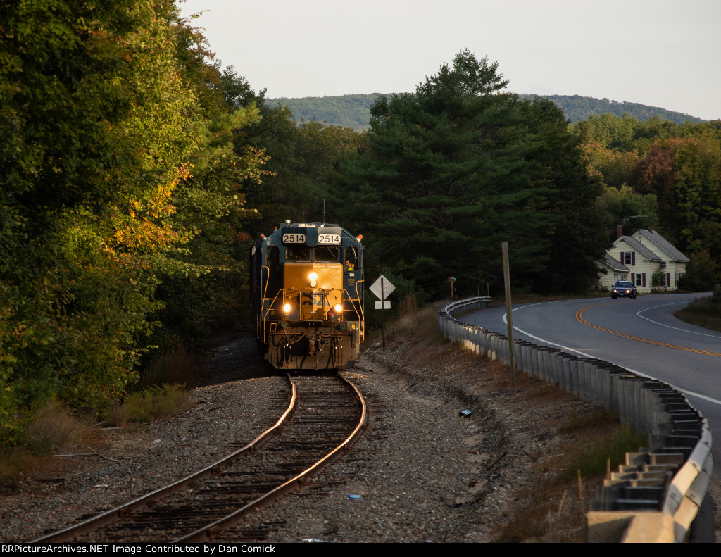 CSXT 2514 Leads L054 at Peru